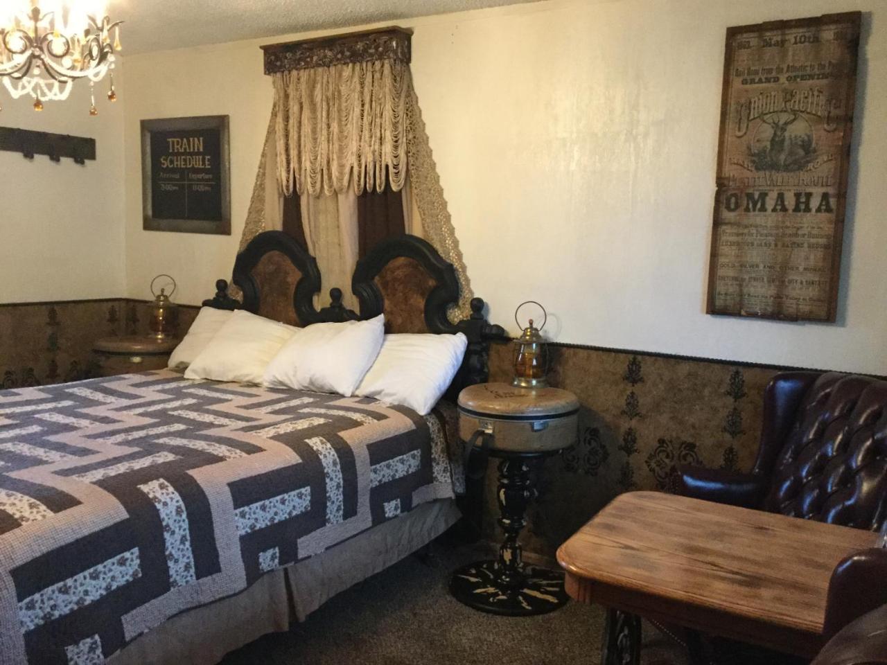 Black Bear Motel Davenport Bagian luar foto