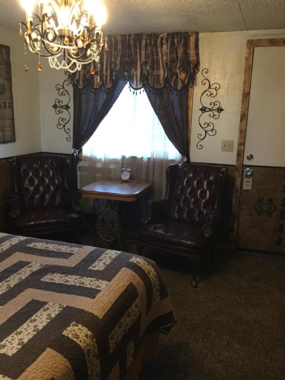 Black Bear Motel Davenport Bagian luar foto