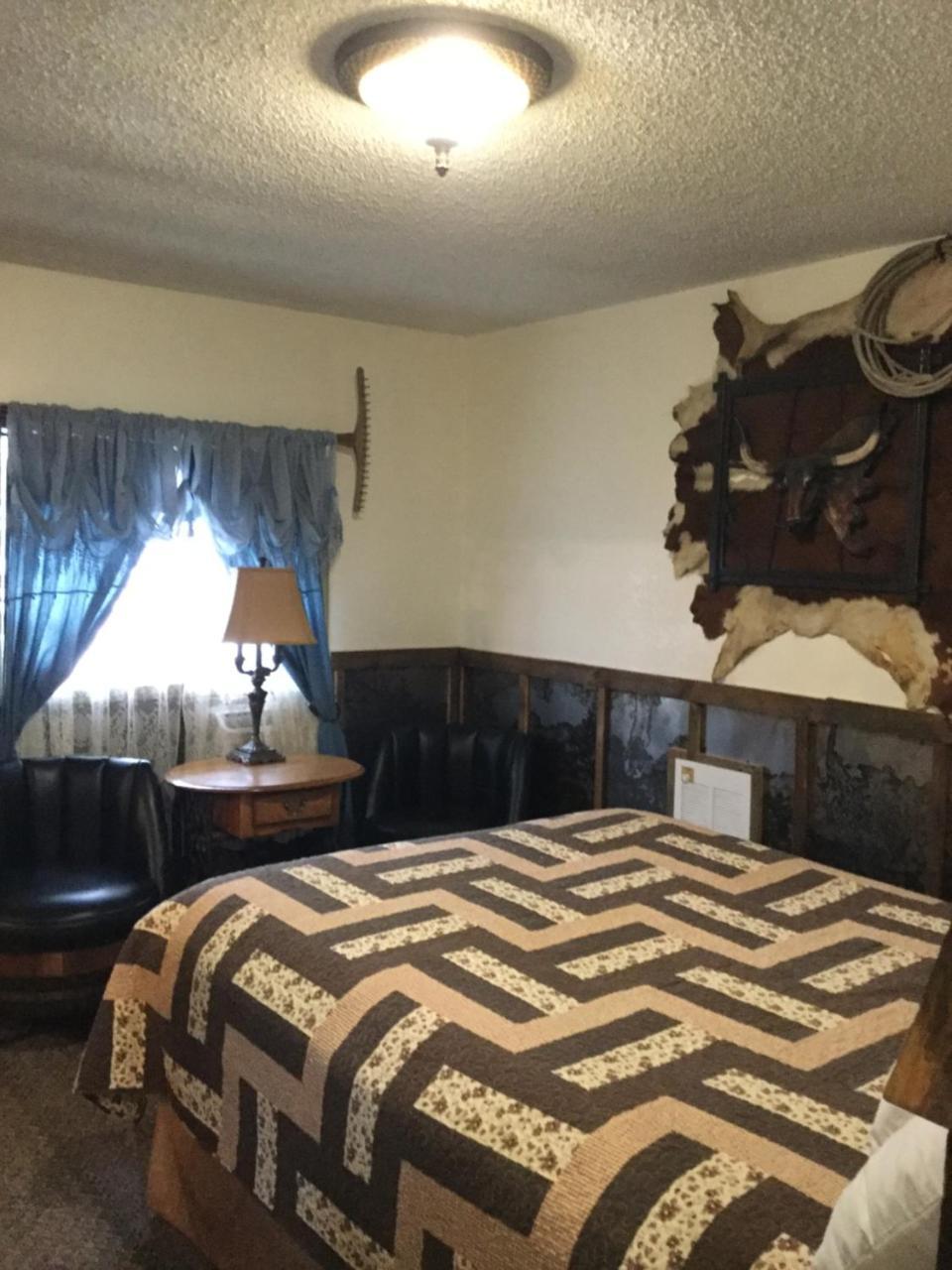 Black Bear Motel Davenport Bagian luar foto