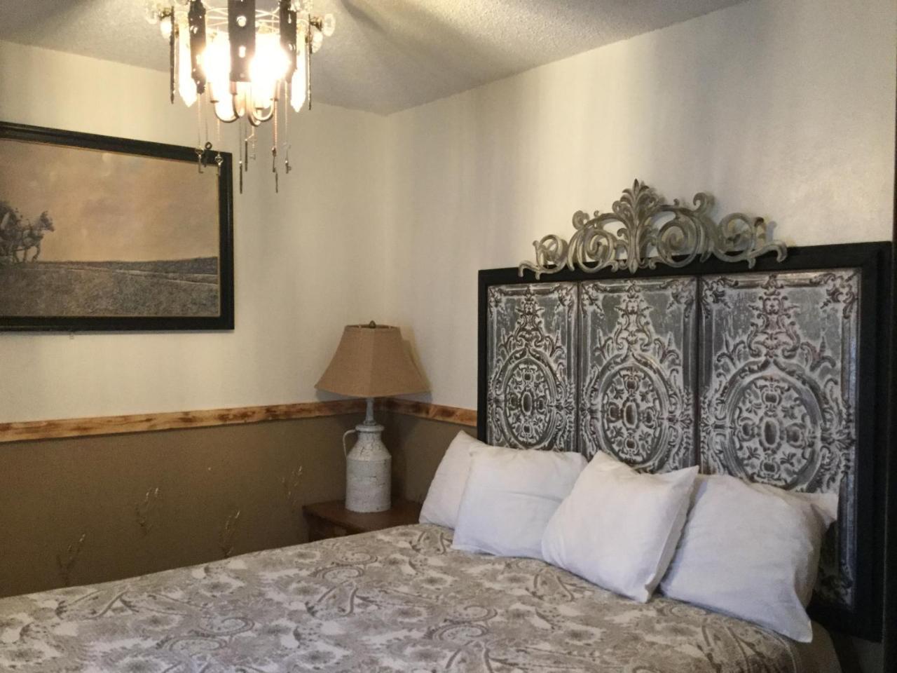Black Bear Motel Davenport Bagian luar foto