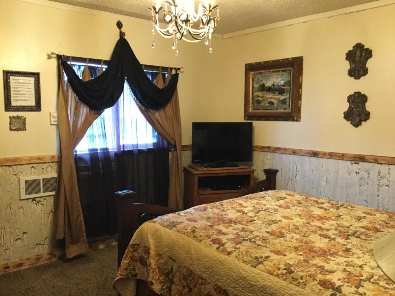 Black Bear Motel Davenport Bagian luar foto