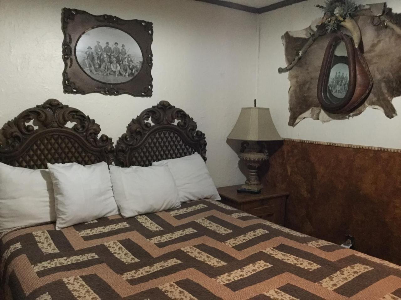 Black Bear Motel Davenport Bagian luar foto