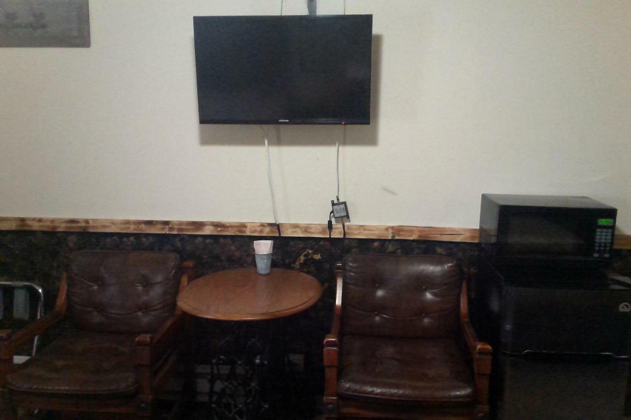 Black Bear Motel Davenport Bagian luar foto