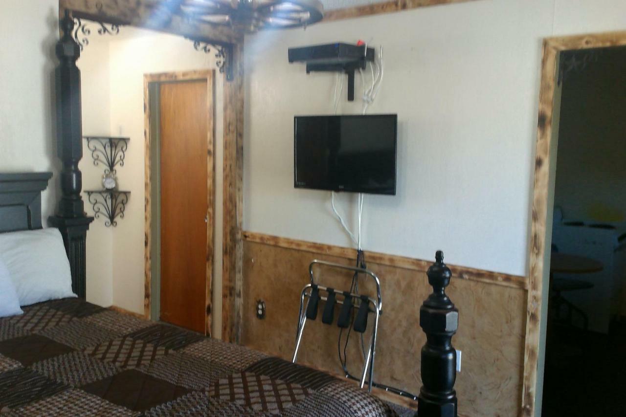 Black Bear Motel Davenport Bagian luar foto
