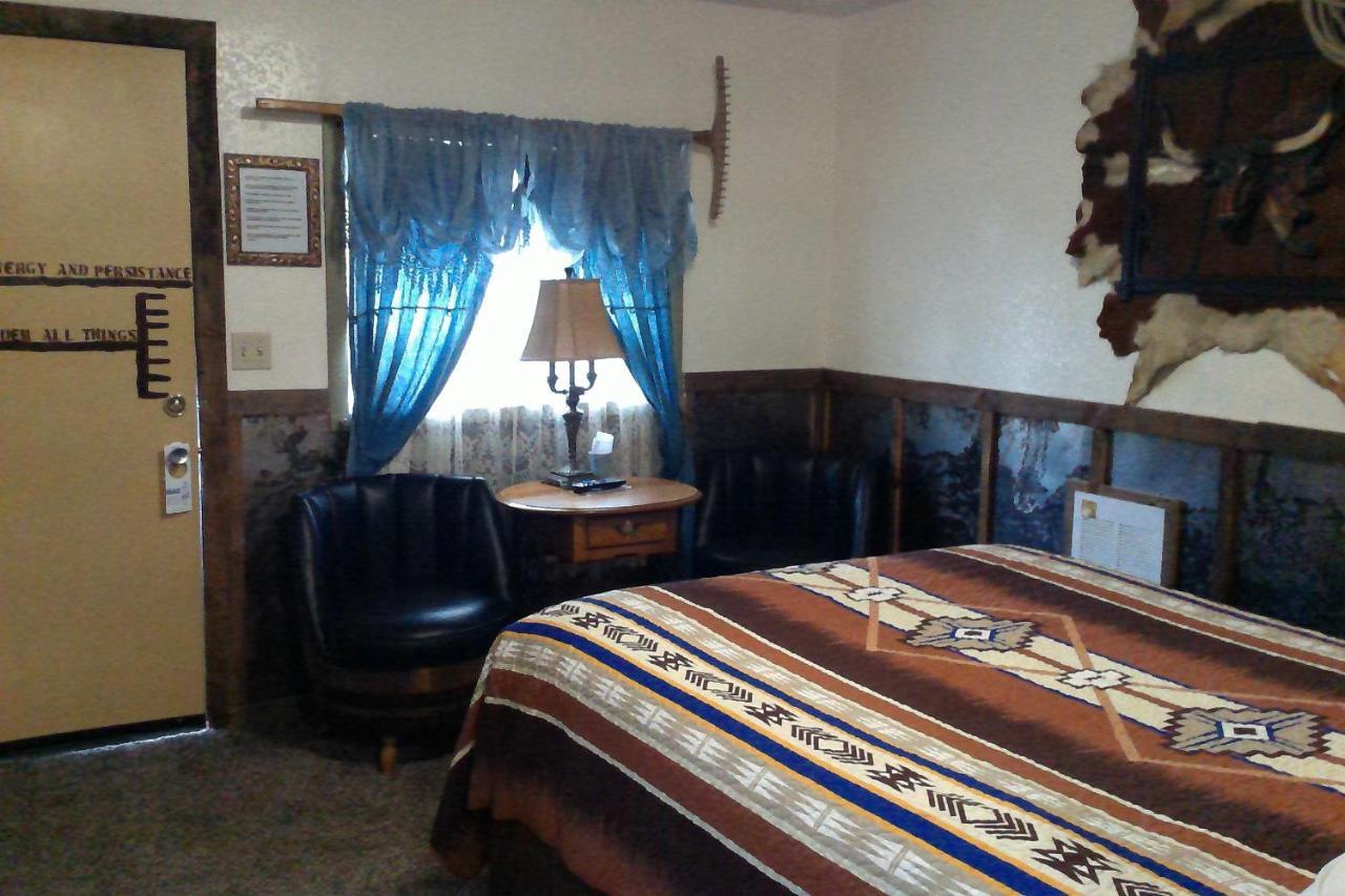Black Bear Motel Davenport Bagian luar foto