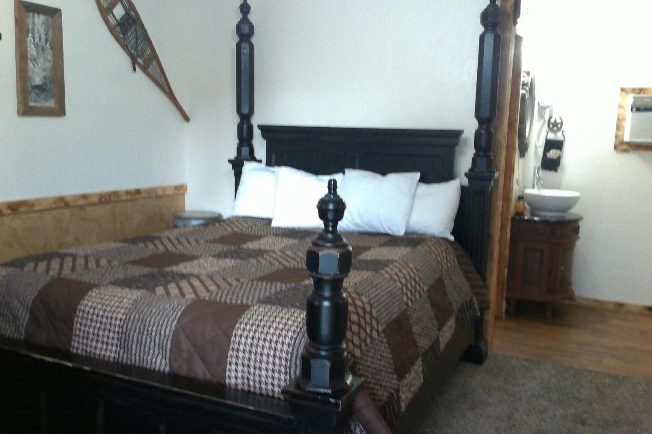 Black Bear Motel Davenport Bagian luar foto